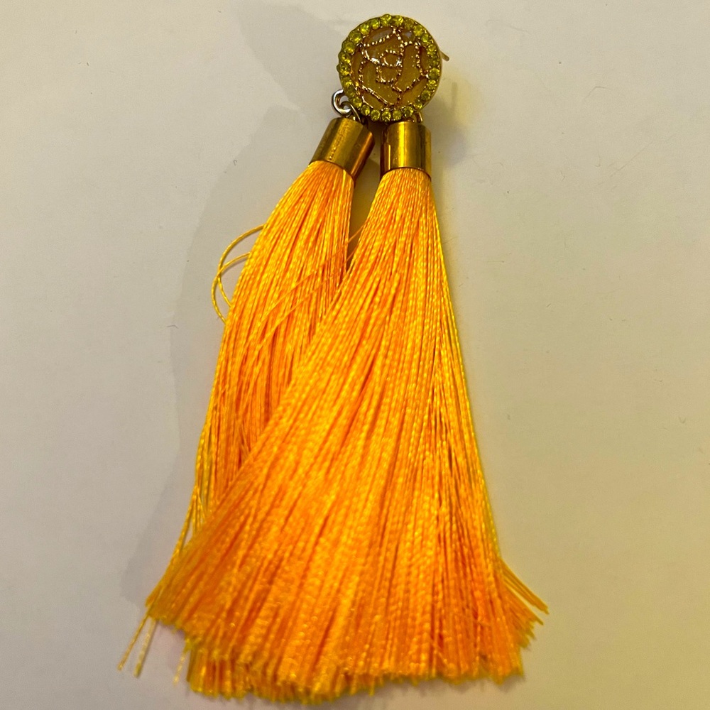 Long yellow and green earnings